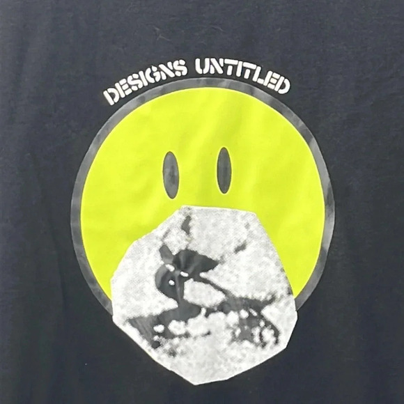 Designs Untitled Smile Graphic Sweatshirt in Black - NWOT - Size Large - Picture 2 of 5